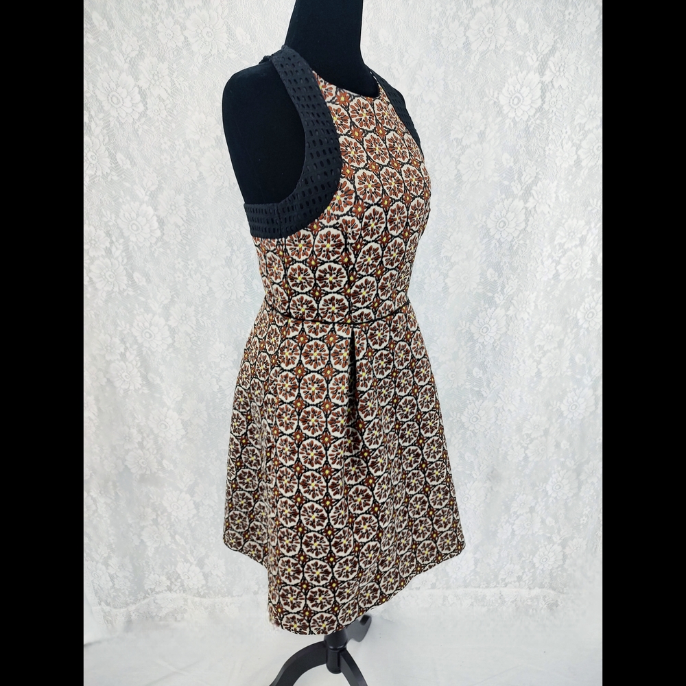 H&M Elegant Sleeveless Dress With Pockets - Picture 5 of 10
